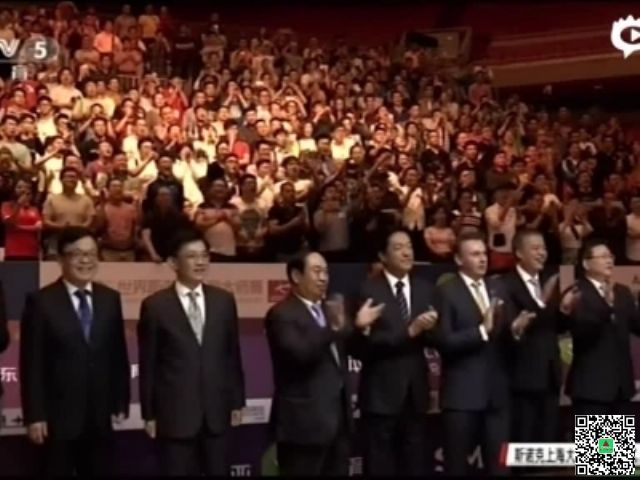 上海大师赛丁俊晖领奖